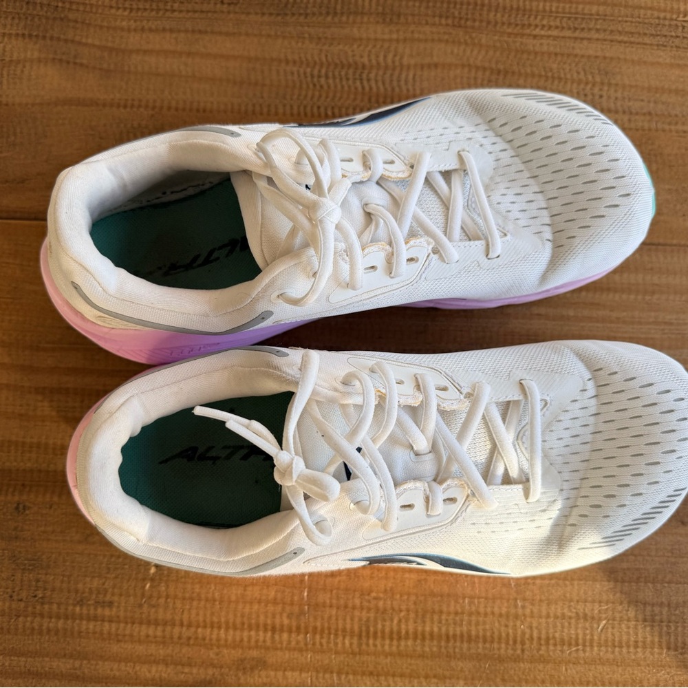 Altra Olympus White Women's Road Running Shoes with Pink & Teal Midsole - Picture 5 of 7